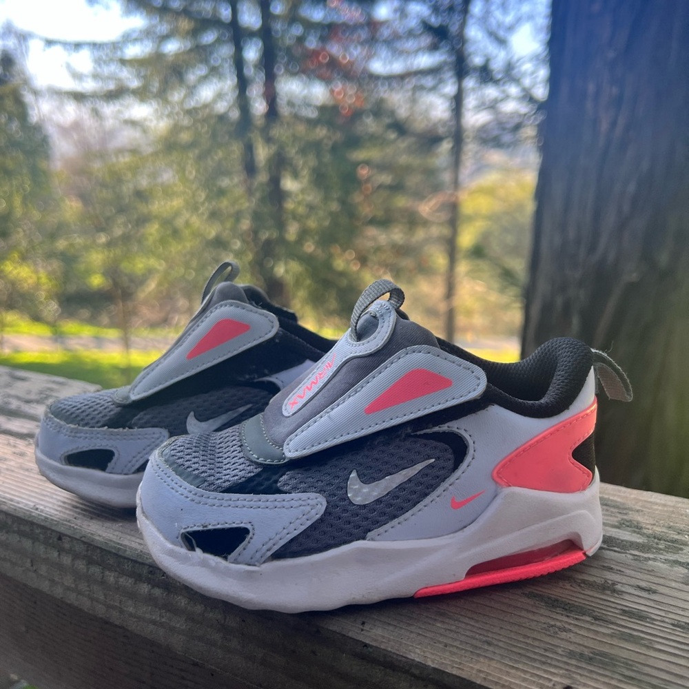 Toddler Nike Airmax sneakers